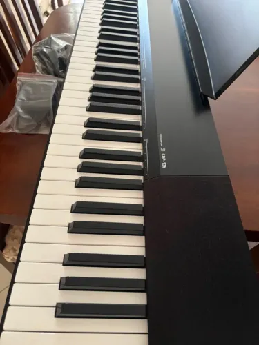 Piano Casio CDP-135