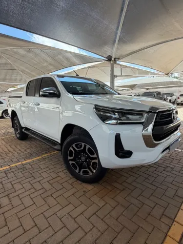 Toyota Hilux CD SR 4X4 2.8 TDI Diesel Aut. 2025