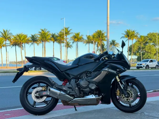 Linda Cbr 600 
