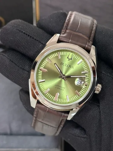 Relógio Bulova Surveyor pistache 96b427 novo