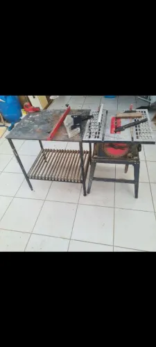 Serra de bancada com mesa extensora