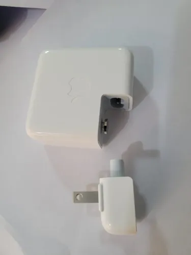 FONTE ORIGINAL APPLE 70W USB-C ( SEM CABO) USADA POUCAS VEZES