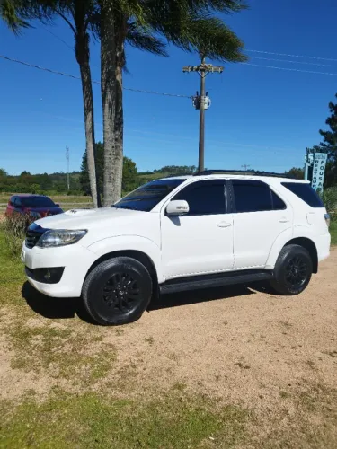 Toyota Hilux SW4 SRV D4-d 4X4 3.0 TDI Dies. AUT 2013