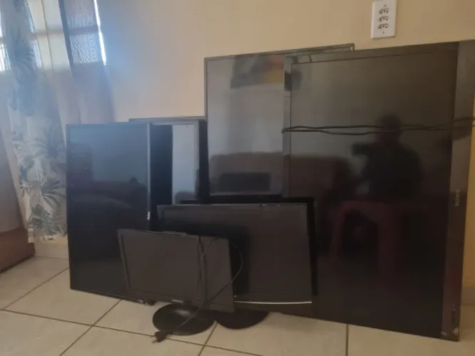 7 TVs para peças ou conserto