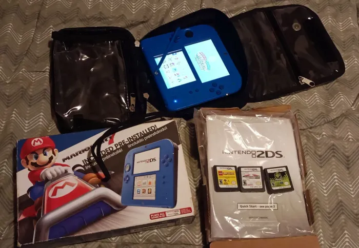 Nintendo 2DS Desbloqueado (Usado) + Cartão SD Cheio de Jogos - Baixe Grátis!