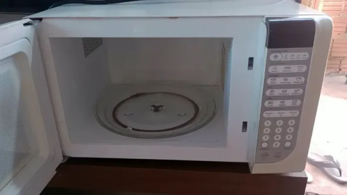 microondas grande bem conservado 127 w