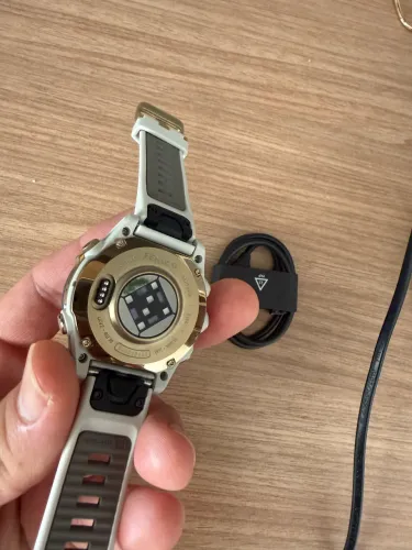 Garmin Fênix 8 43mm Gold sem caixa Novo