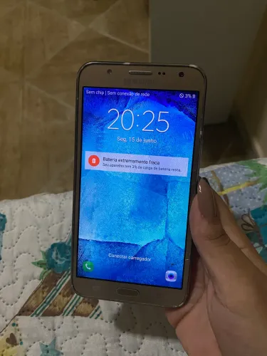 Celular J7