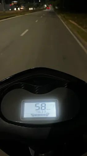 Moto elétrica modelo importado ES5 da China