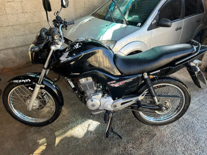 Vende-se fan 150 2015