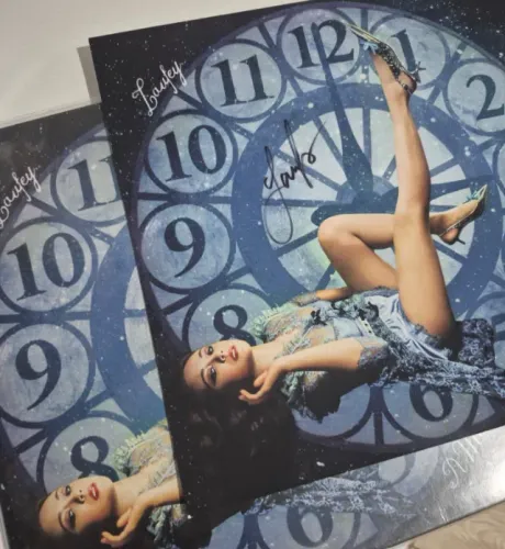 LP Laufey - A Matter of Time (com Litografia Autografada)