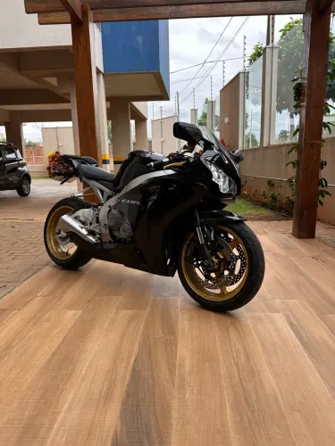 Cbr 1000 ano 2011