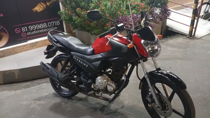 Moto muito nova único dono