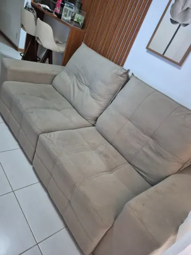 Sofá reclinável  e retrátil 