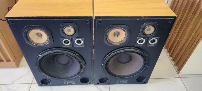 Caixas de som polyvox Master 100