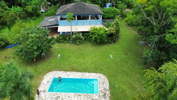 Chácara 25 mil m2 - Córrego, Tanque de Peixes, Casa 3 quartos, Campo, Piscina Aquecida