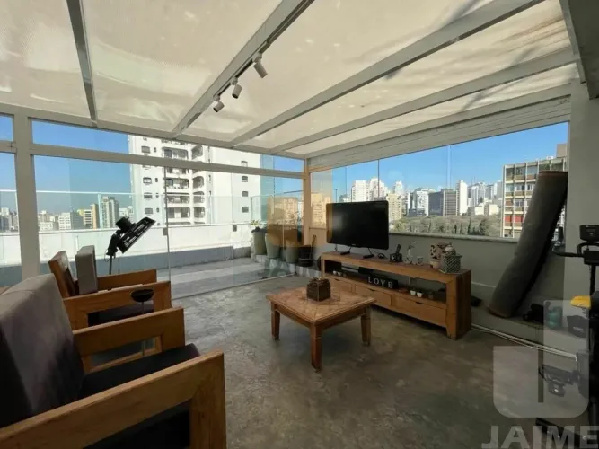 Cobertura duplex com linda vista, reformada com cozinha integrada a sala - Higienópolis.