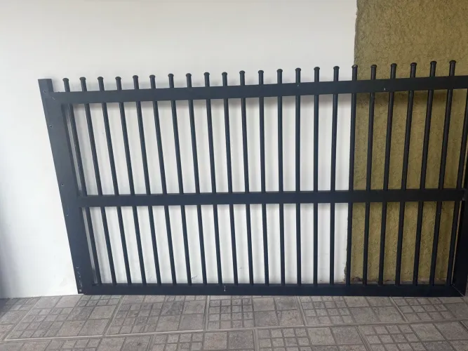 Grade de alumínio