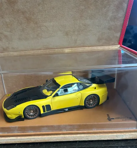 Réplica Ferrari miniatura