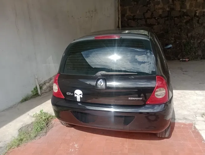 Renault Clio Hi-flex 1.0 16V 5P 2011