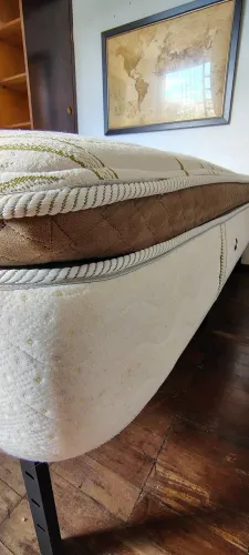 Cama de casal Queen