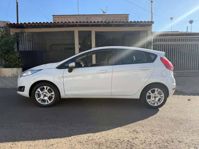 Ford Fiesta 1.5 16V Flex Mec. 5P 2014