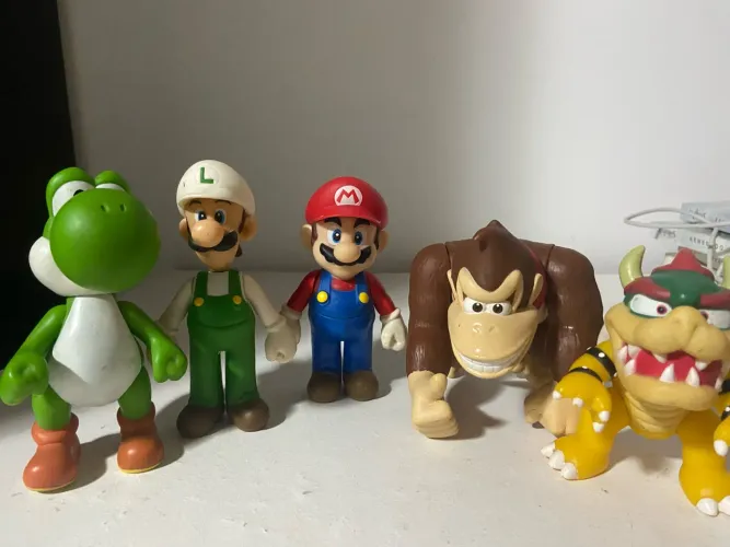 Lote de bonecos Super Mario