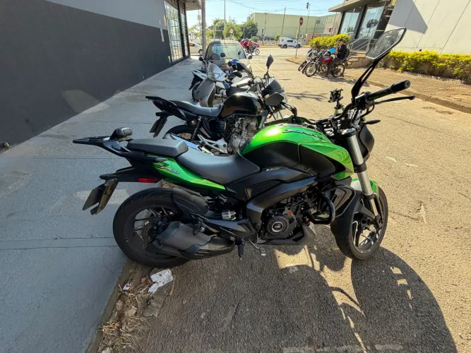 Bajaj dominar 400