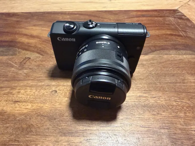 Câmera fotográfica Cânon M200