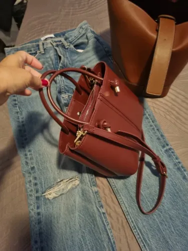 BOLSA NA COR VINHO ZARA - CALÇA NÚMERO 36 ZARA - BOLSA MARROM - CALÇA PANTALONA BEGE E PRE