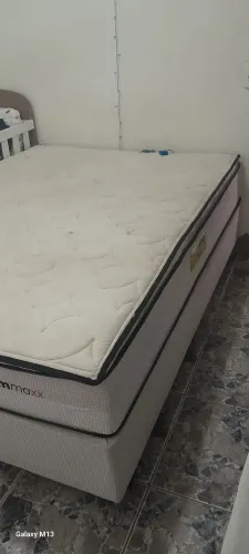 Vendo cama de molas ensacadas muito confortável .motivo mudança