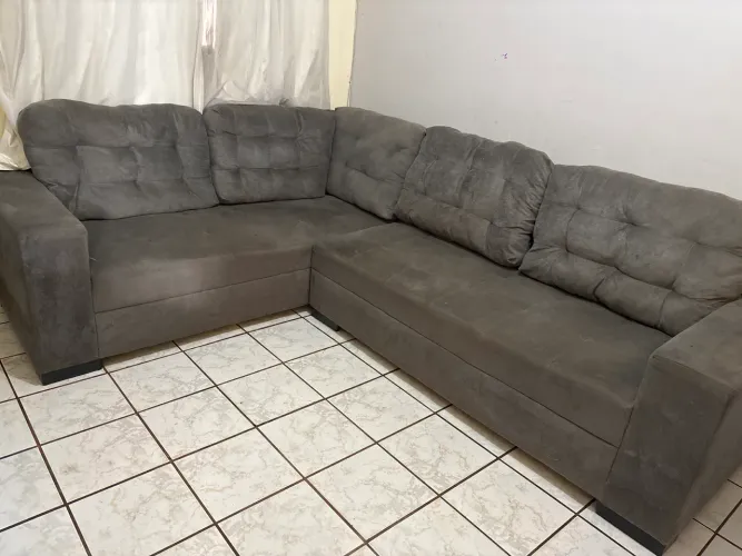 Sofá cinza de 3 e 2 lugares
