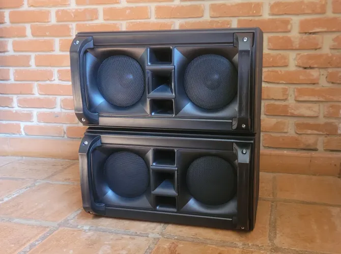 PAR DE CAIXAS SONY GENEZI RESTAURADAS