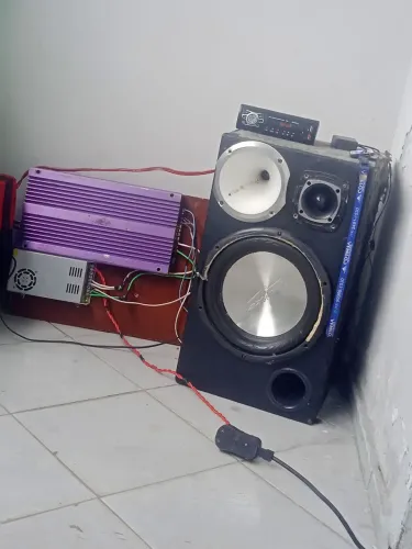 Caixa trio, com grave módulo fonte.