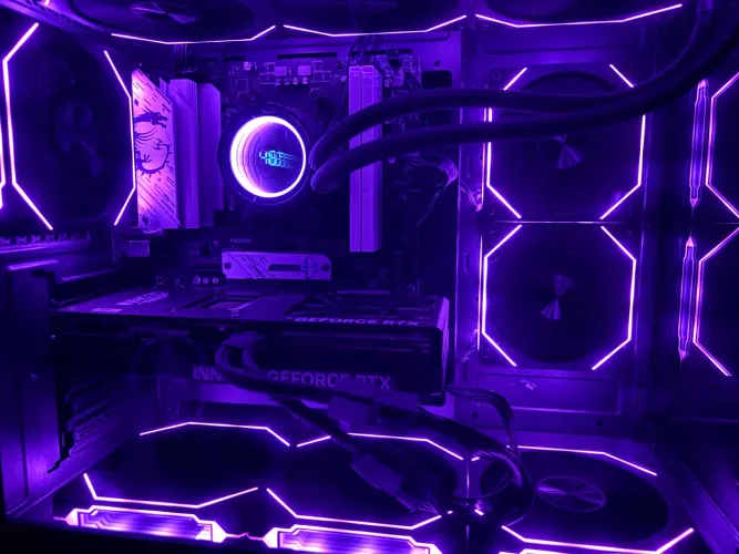 PC Gamer High-End | RTX 5070 + Ryzen 7 7700 + 32GB RAM + Wi-Fi