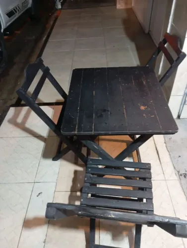 Vende-se mesas e cadeiras