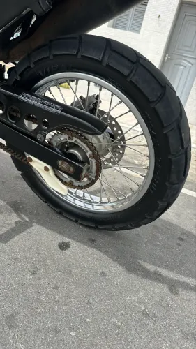 Bros 160 para pessoas que gosta de possuir moto boa