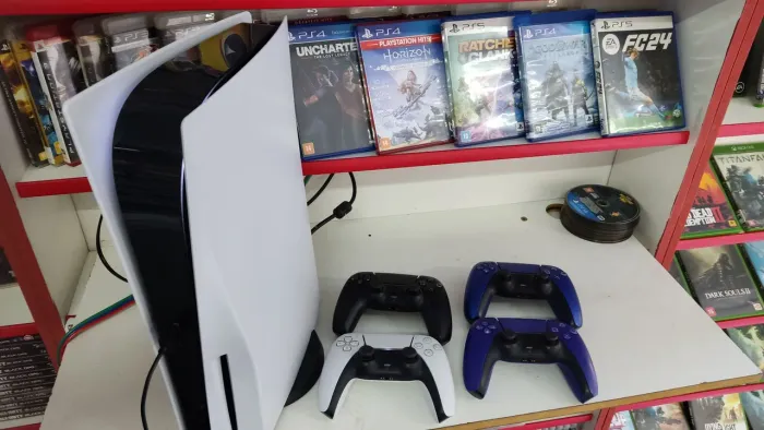 PS5 DISCO 01 CONTROLE 01 JOGO. ESTUDO TROCA, PARCELO 12X. LOJA