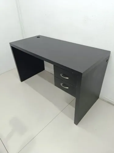 Mesa de escritório usada