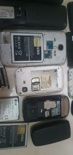 Vendo lote de celulares para retirada de peças
