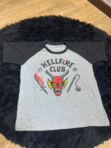 CAMISA USADA CINZA HELL FIRE INFANTIL ( stranger things )