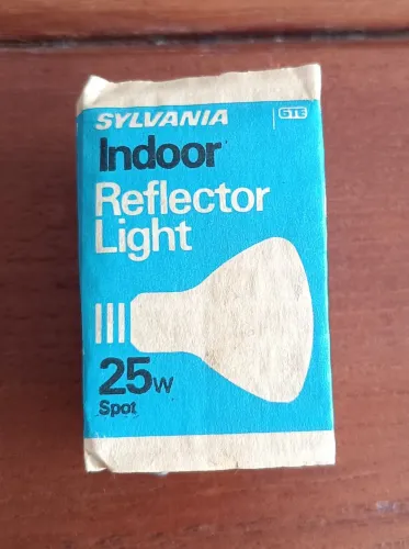 Lâmpada Sylvania Indoor Reflector Light de 25W 120V E17 made in Japan.