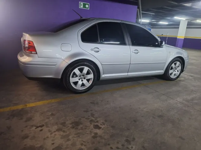Volkswagen Bora 2.0/ 2.0 Flex 8V Mec. 2009