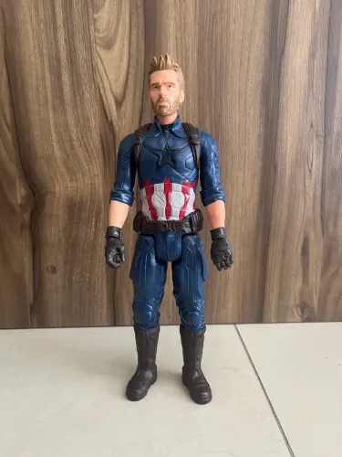 Boneco Capitão América Hasbro 30cm Titan Hero Series - Guerra Infinita