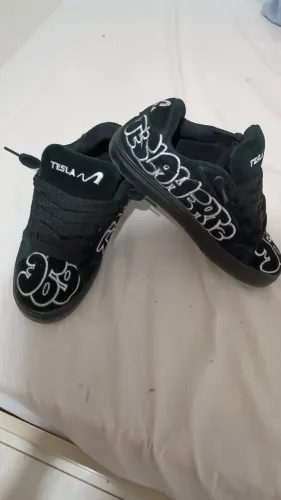 Tesla hertz black art