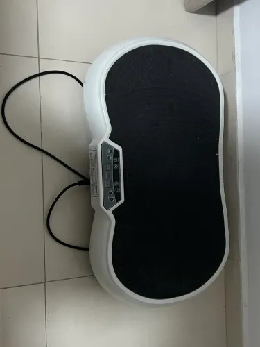 Plataforma vibratória,semi nova e funcionando perfeitamente 