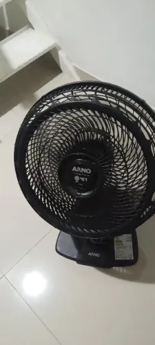 Dois ventiladores Arno