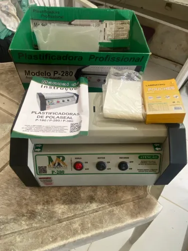 Plastificadora Profissional BIVOLT P-280 MR Máquinas + Kit de Plásticos (Polaseal)