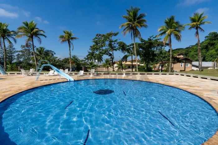 Casa a venda em Condominio Fechado - Praia da Enseada - Guaruja