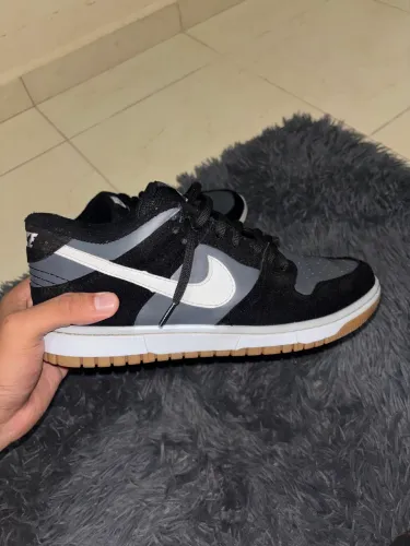 Dunk nike preto e branco 43